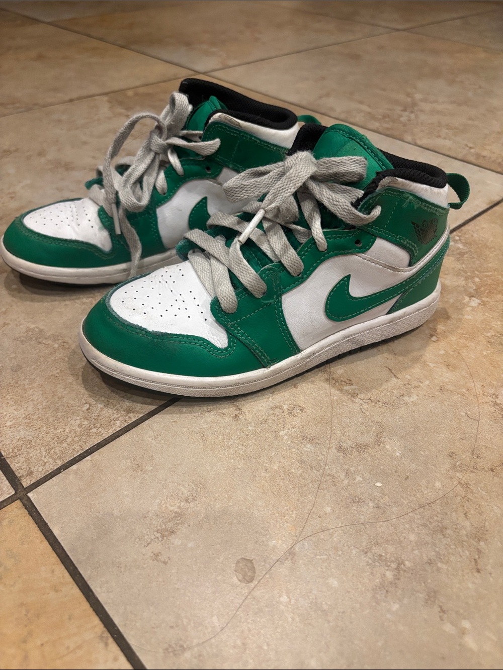 Air Jorden 1 mid  High Top Kids Sneakers, White/Green Color, size 1.
